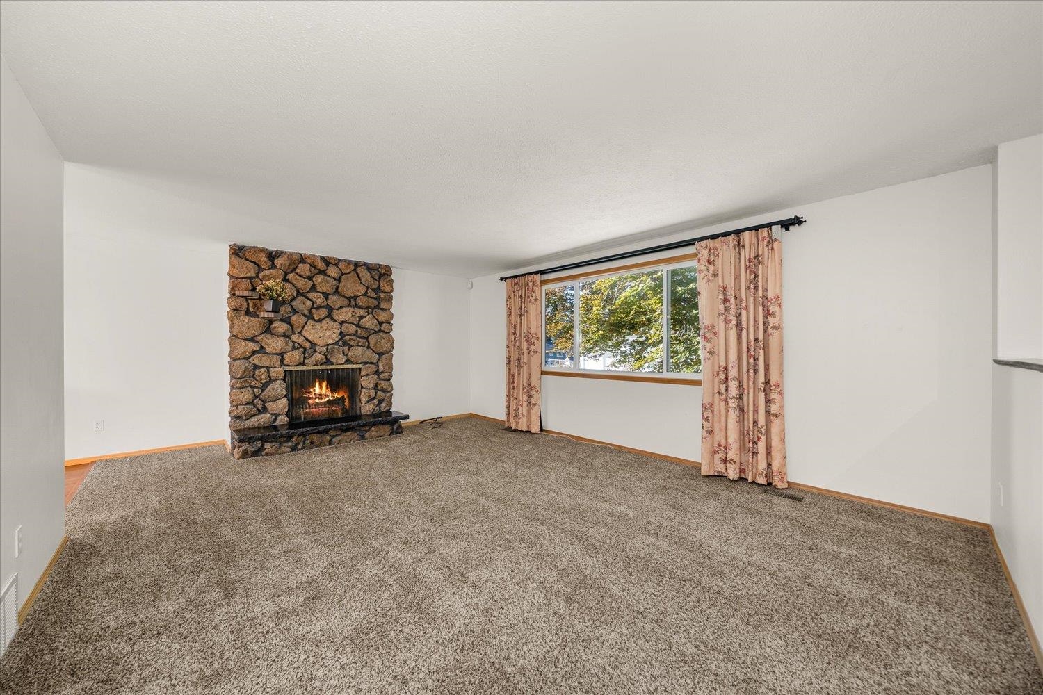 1909 South Davis Road Spokane Valley, WA 99216 - Photo 6 of 46