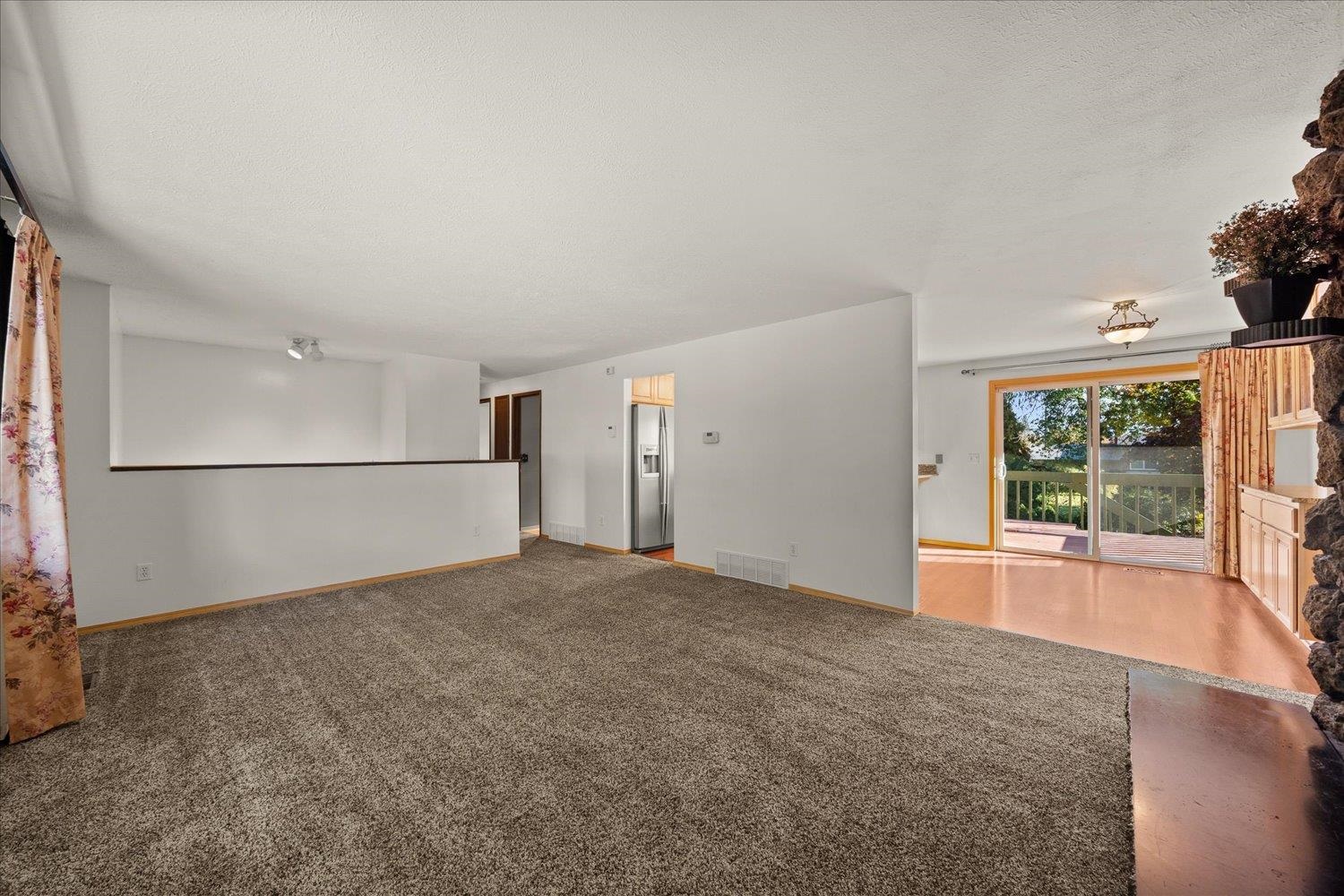 1909 South Davis Road Spokane Valley, WA 99216 - Photo 7 of 46