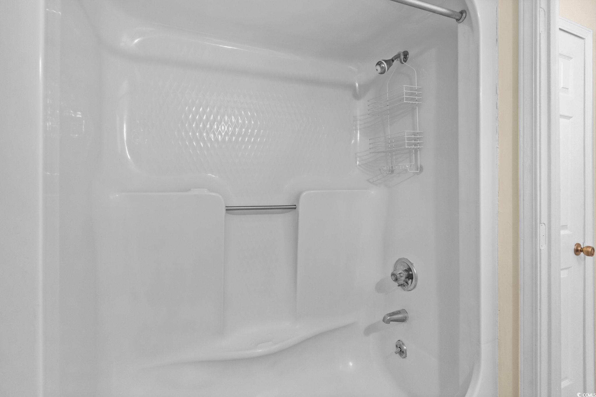 406 75th Avenue North, Unit Q Myrtle Beach, SC 29572 - Photo 16 of 23 Bathroom featuring shower combination