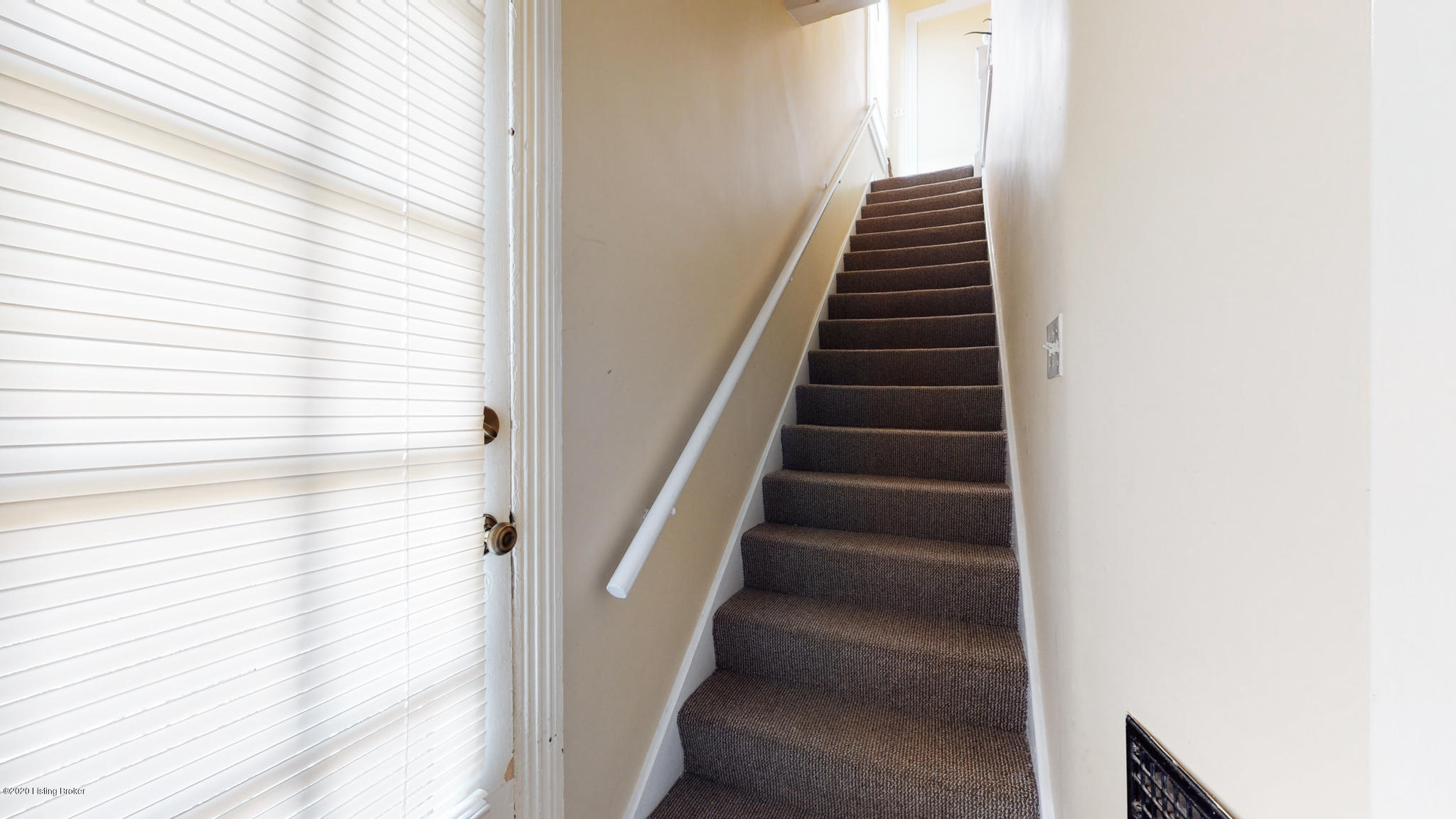 1100 Cherokee Road Louisville, KY 40204 - Photo 19 of 32 Hallway