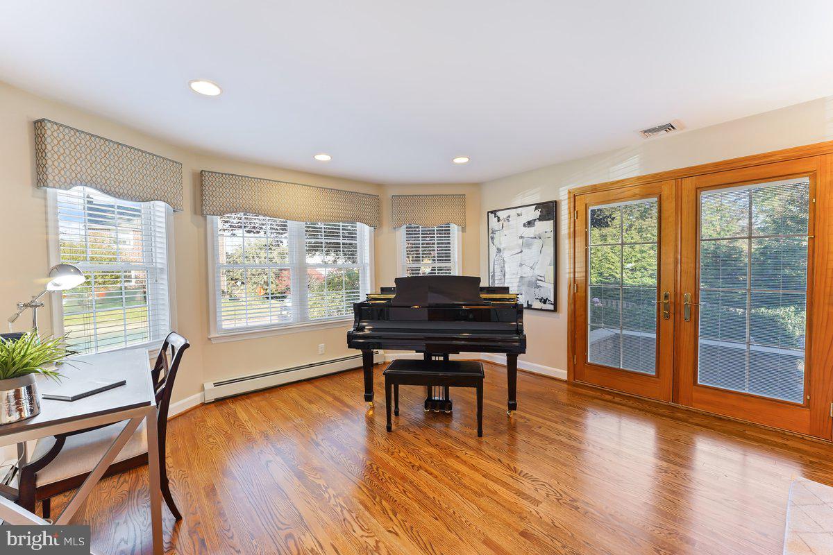 321 Canterbury Road Havertown, PA 19083 - Photo 16 of 36 Family Room