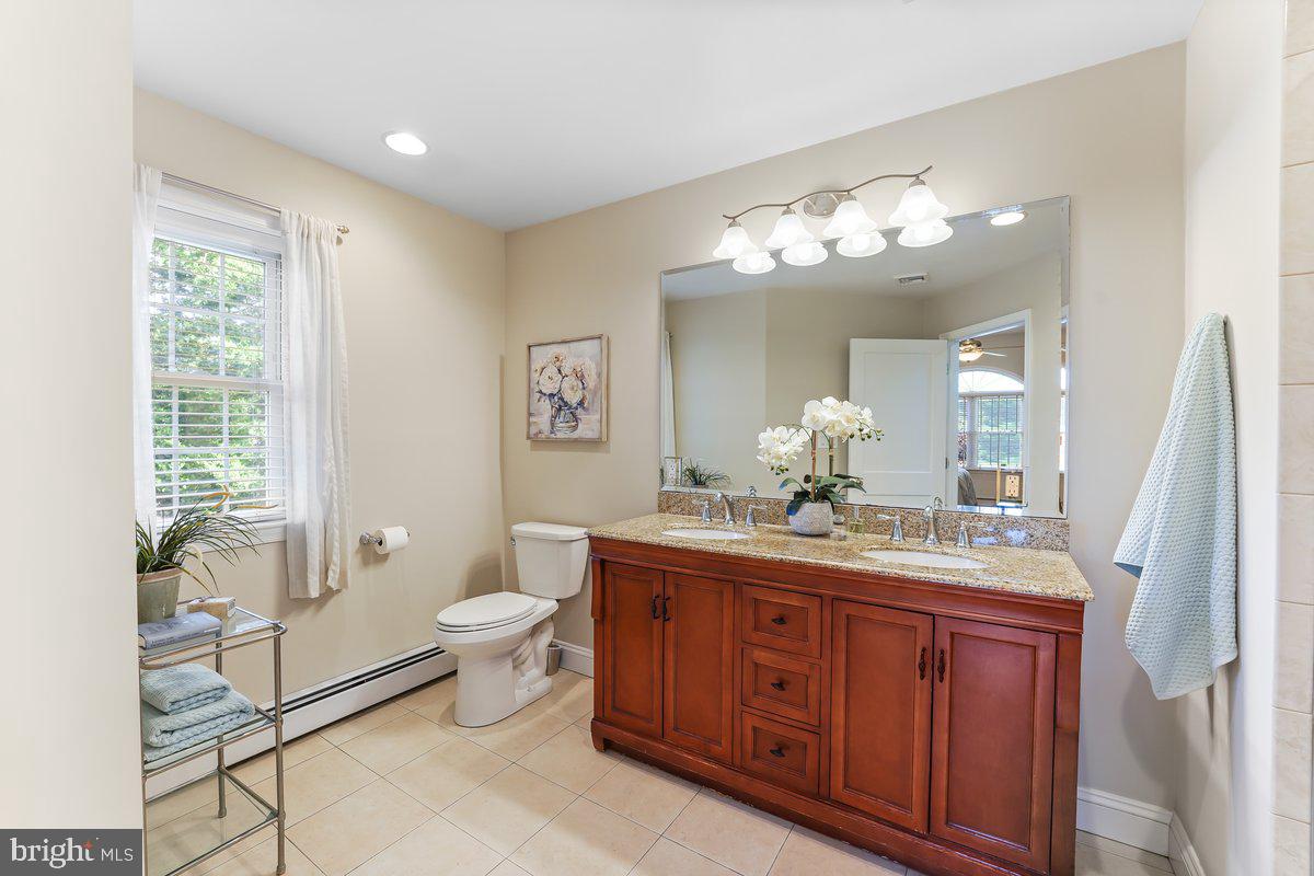 321 Canterbury Road Havertown, PA 19083 - Photo 22 of 36 Primary En-Suite Bathroom