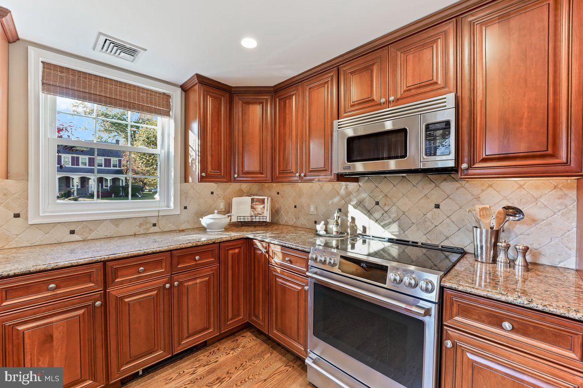 321 Canterbury Road Havertown, PA 19083 - Photo 8 of 36 Kitchen