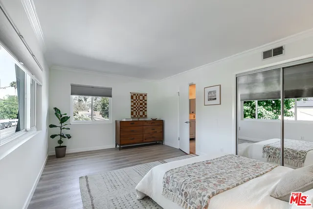 $1,799,000 | 5056 Greenbush Avenue, Sherman Oaks, CA 91423