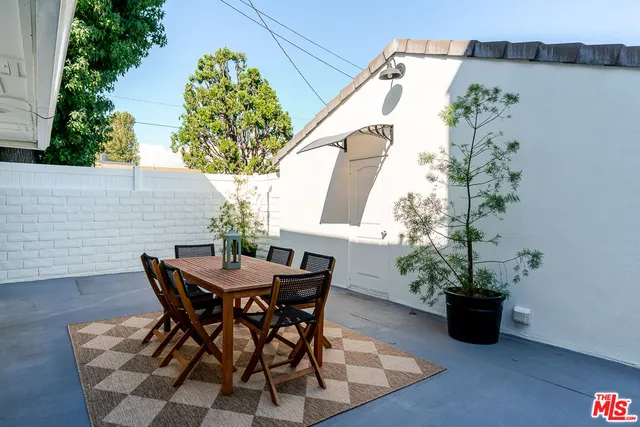 $1,799,000 | 5056 Greenbush Avenue, Sherman Oaks, CA 91423