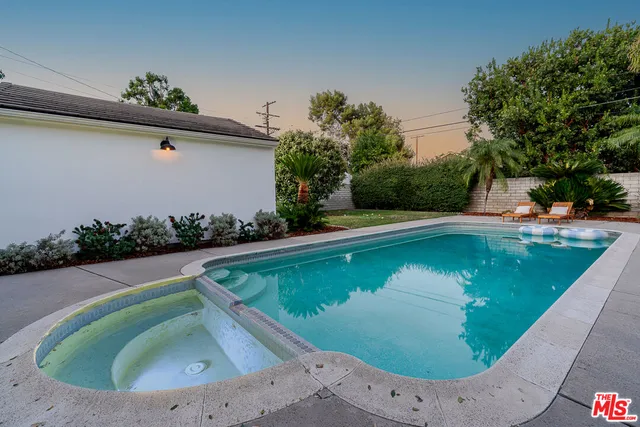 $1,799,000 | 5056 Greenbush Avenue, Sherman Oaks, CA 91423