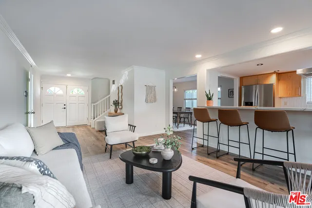 $1,799,000 | 5056 Greenbush Avenue, Sherman Oaks, CA 91423