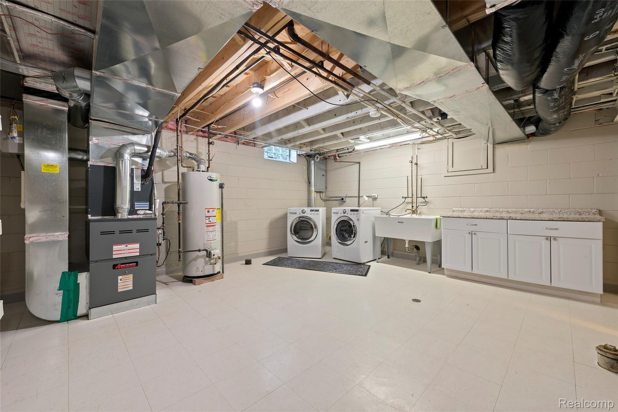 750 Canterbury Road Grosse Pointe, MI 48236 - Photo 33 of 47 Basement lav