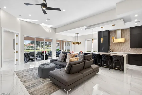 $999,000 | 3956 Isla Ciudad Court, Naples, FL 34109