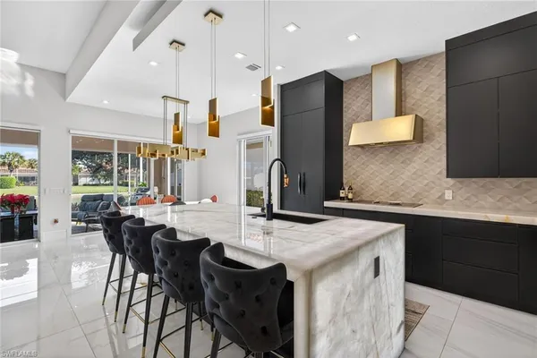 $999,000 | 3956 Isla Ciudad Court, Naples, FL 34109