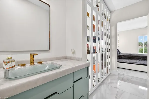 $999,000 | 3956 Isla Ciudad Court, Naples, FL 34109