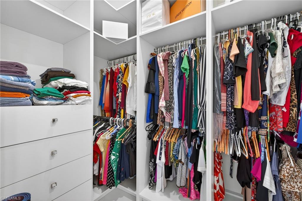3956 Isla Ciudad Court Naples, FL 34109 - Photo 22 of 39 View of walk in closet