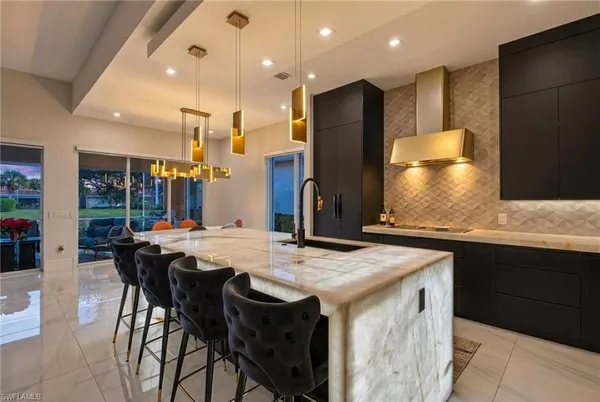 $999,000 | 3956 Isla Ciudad Court, Naples, FL 34109