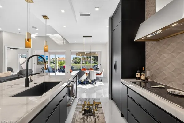 $999,000 | 3956 Isla Ciudad Court, Naples, FL 34109