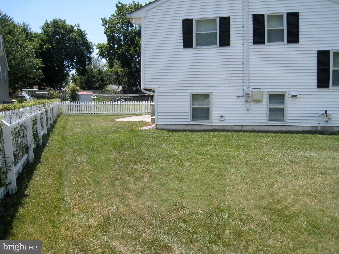 201 Dutch Neck Road Hightstown, NJ 08520 - Photo 17 of 19 Exterior Side