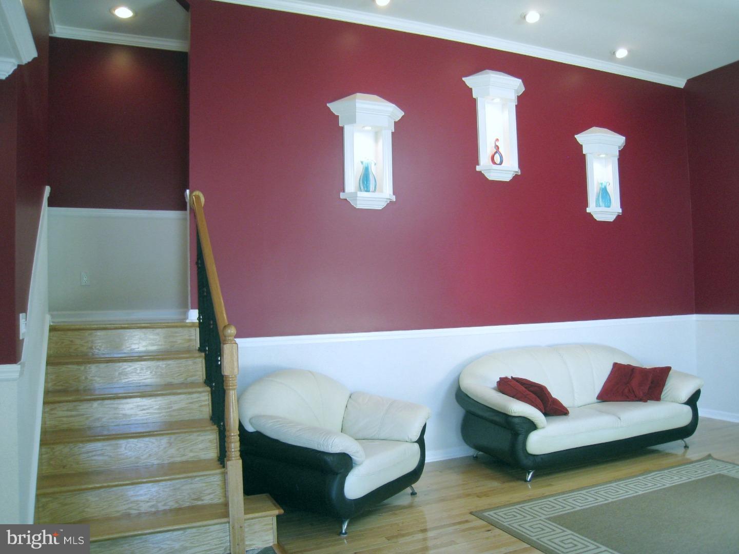 201 Dutch Neck Road Hightstown, NJ 08520 - Photo 4 of 19 Living Room