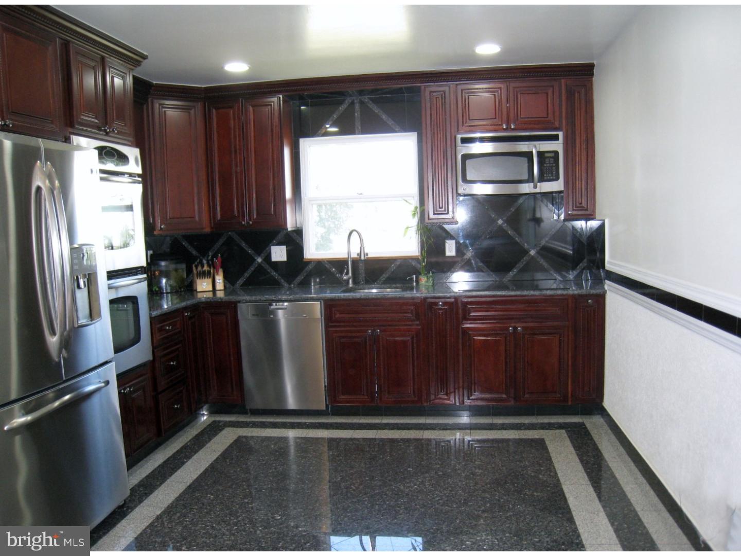 201 Dutch Neck Road Hightstown, NJ 08520 - Photo 6 of 19 Kitchen