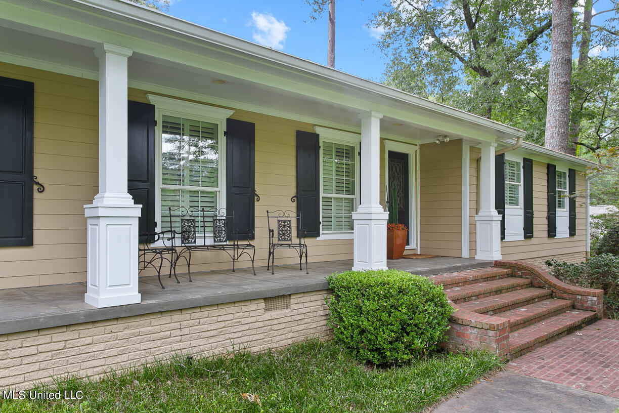 2216 Meadowbrook Road Jackson, MS 39211 - Photo 6 of 43 2216 Meadowbrook final-5