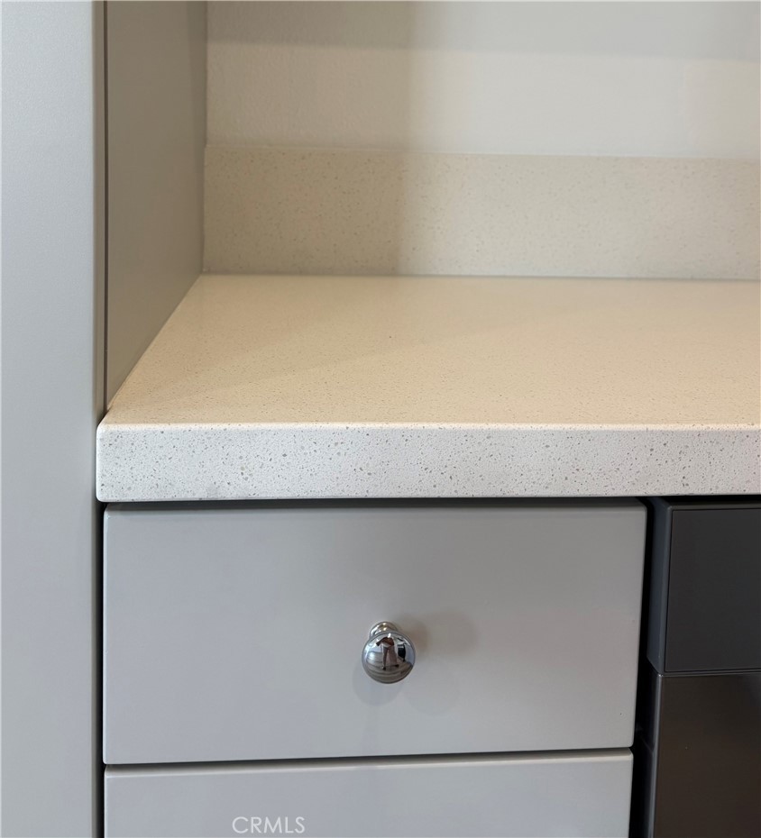 484 Live Oak Road Lompoc, CA 93436 - Photo 8 of 20 Quartz Countertop in kitchen