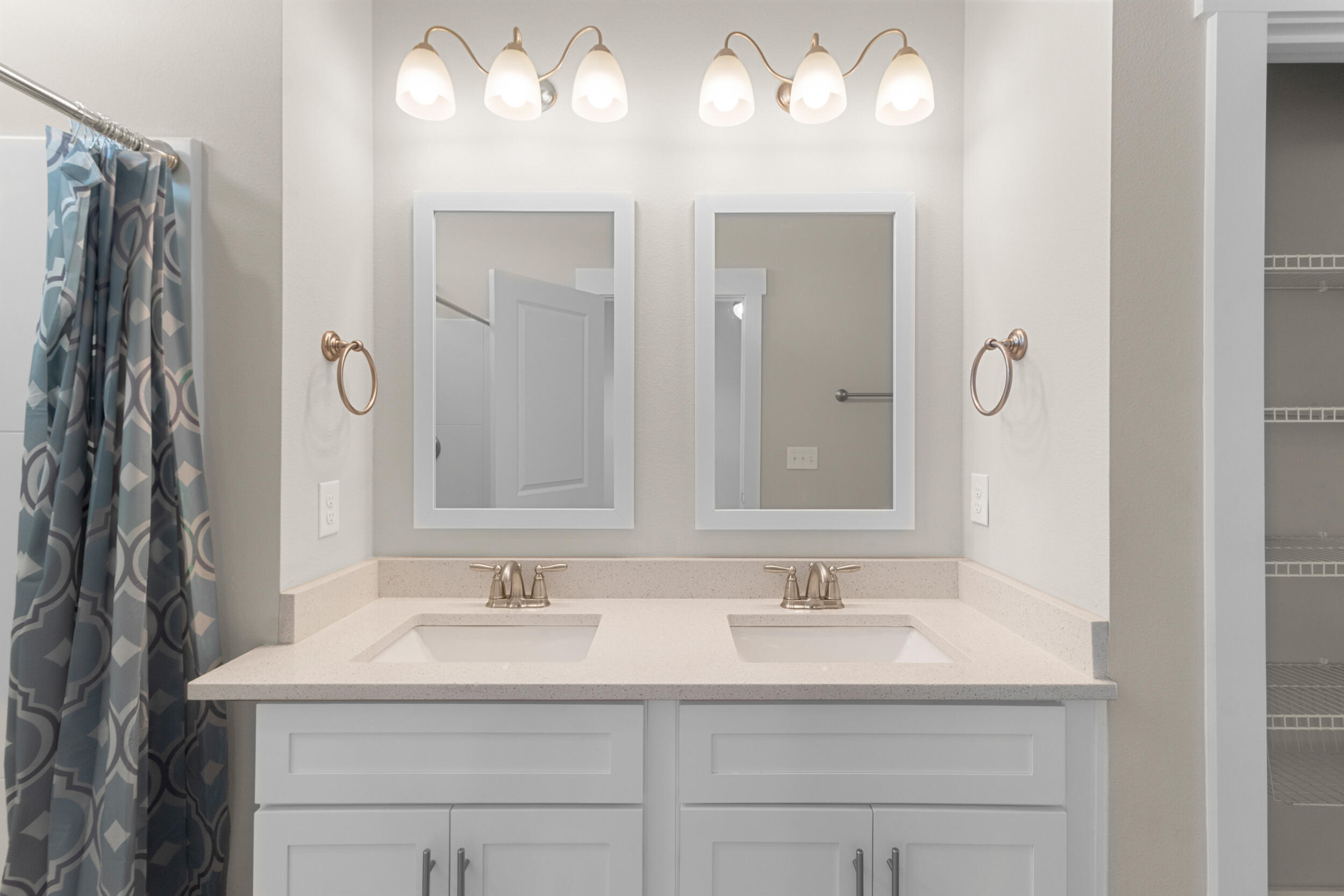 280 Date Palm Lane Freeport, FL 32439 - Photo 19 of 37 Primary Bath