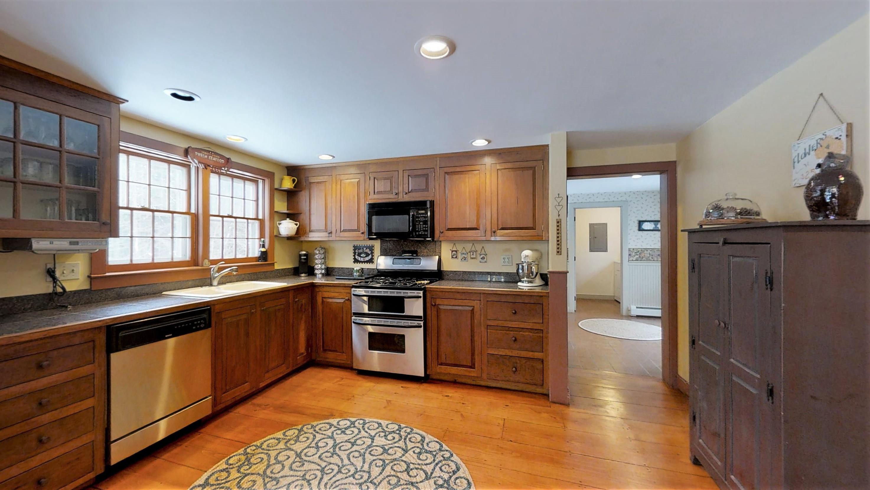 44 Burnham Road Scarborough, ME 04074 - Photo 11 of 51 Kitchen