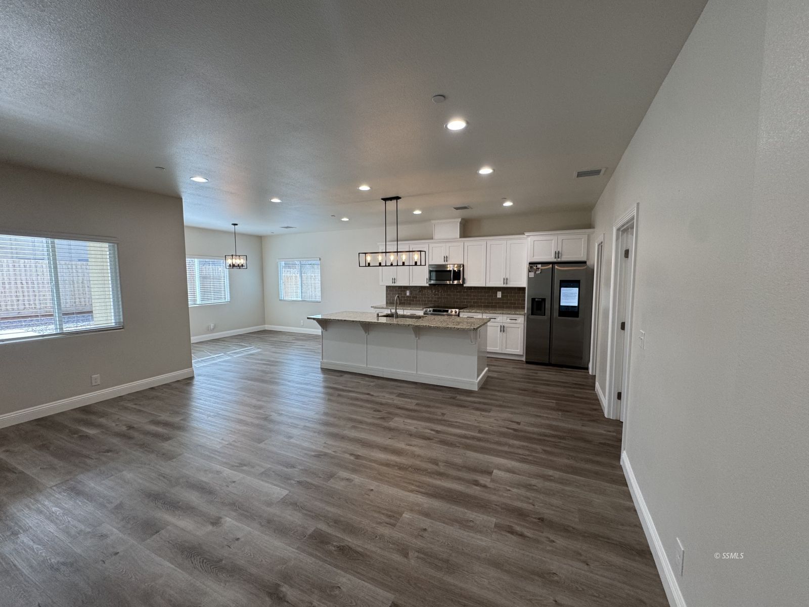 1018 Ocean Avenue Ridgecrest, CA 93555 - Photo 2 of 27