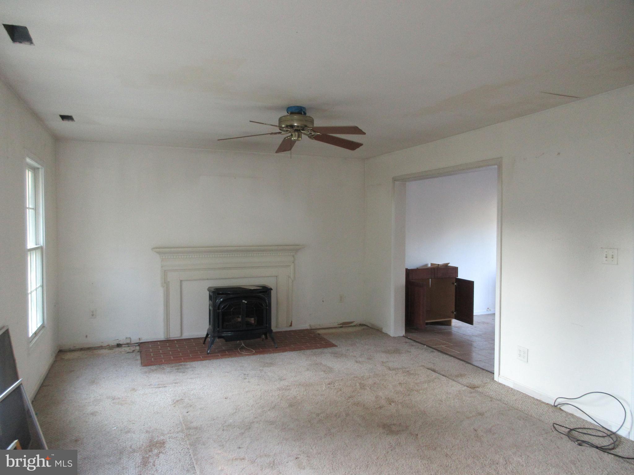 109 Kehm Road Queenstown, MD 21658 - Photo 2 of 22 Living Room