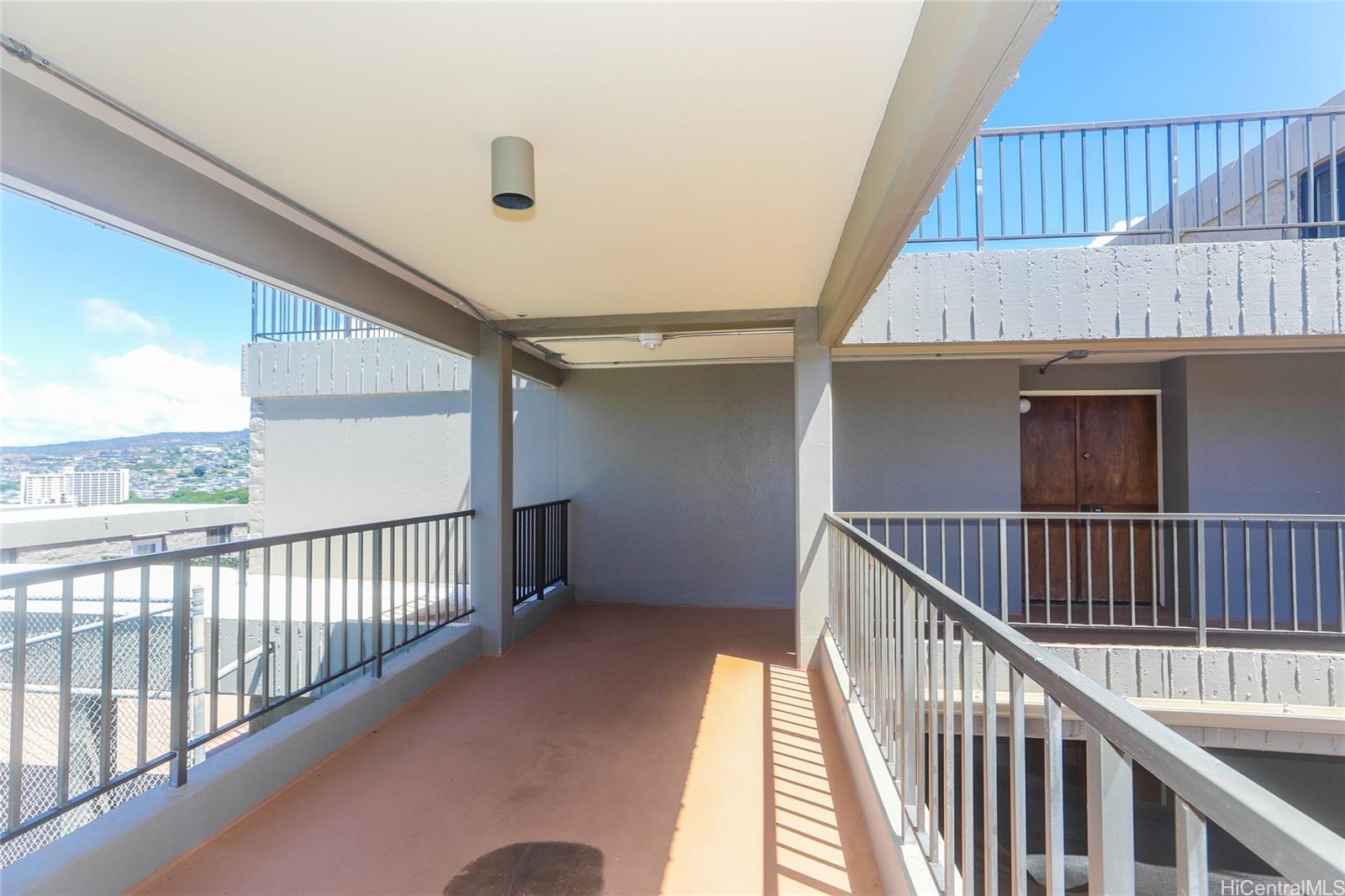 217 Prospect Street, Unit 101 Honolulu, HI 96813 - Photo 21 of 25 a view of a balcony