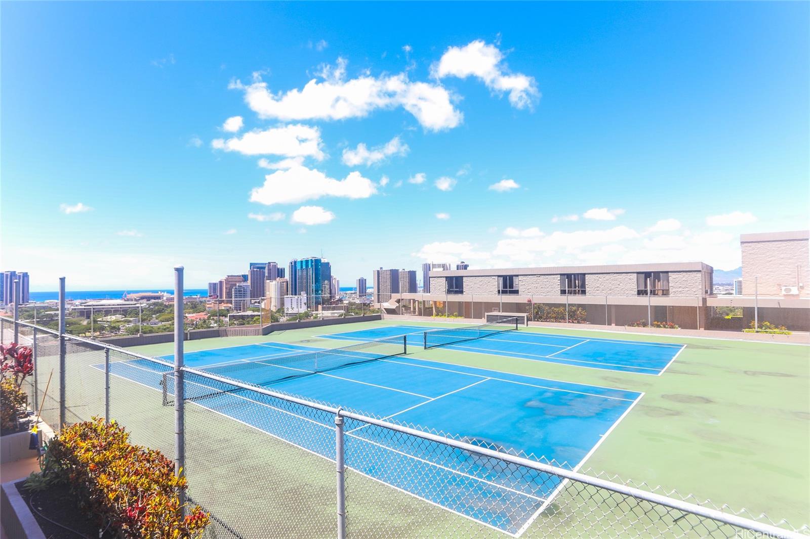 217 Prospect Street, Unit 101 Honolulu, HI 96813 - Photo 23 of 25 a view of a tennis court
