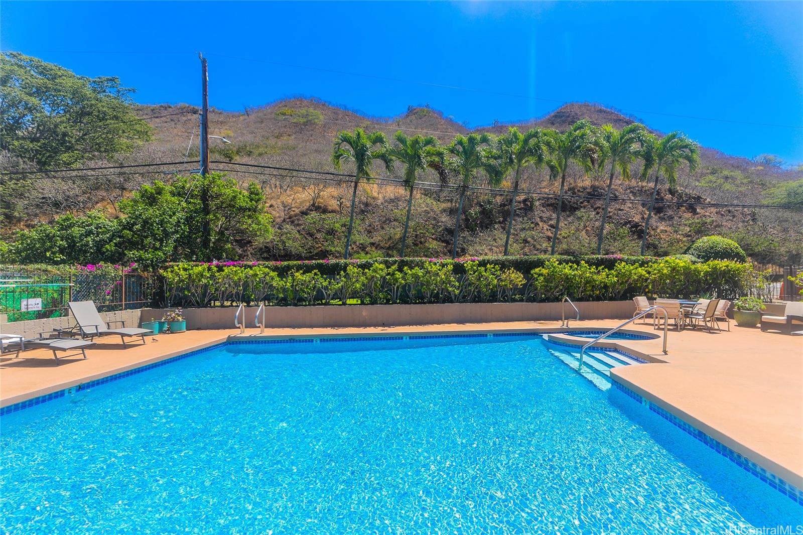 217 Prospect Street, Unit 101 Honolulu, HI 96813 - Photo 24 of 25 a view of a swimming pool with a patio