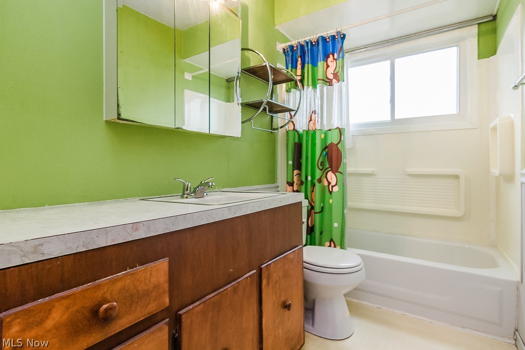 4768 Blythin Road Cleveland, OH 44125 - Photo 17 of 32