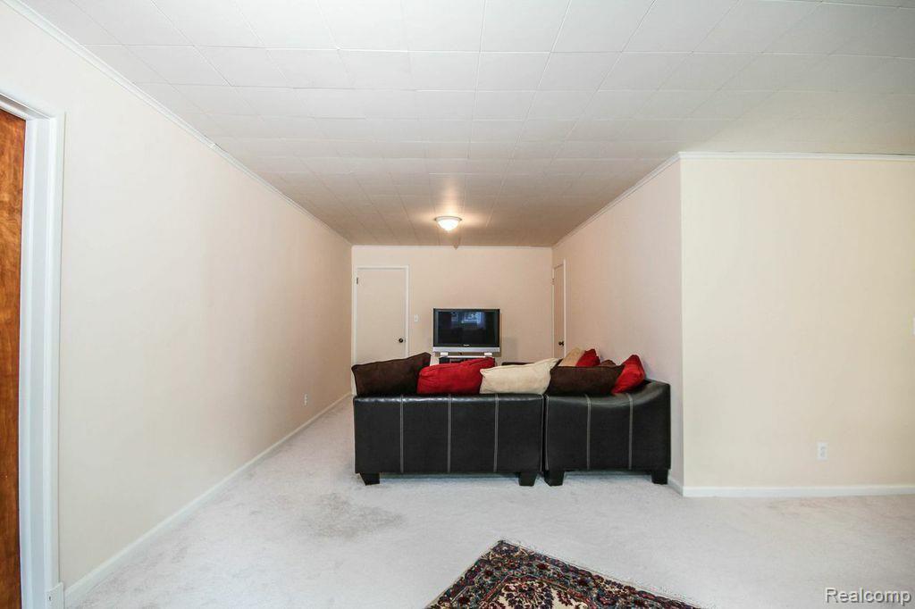1602 Cherokee Road Ann Arbor, MI 48104 - Photo 18 of 20 Oy6fbyXSdiPIWjbIEfUZl3MO0dO6kxq0b76AwPif9aw.jpg