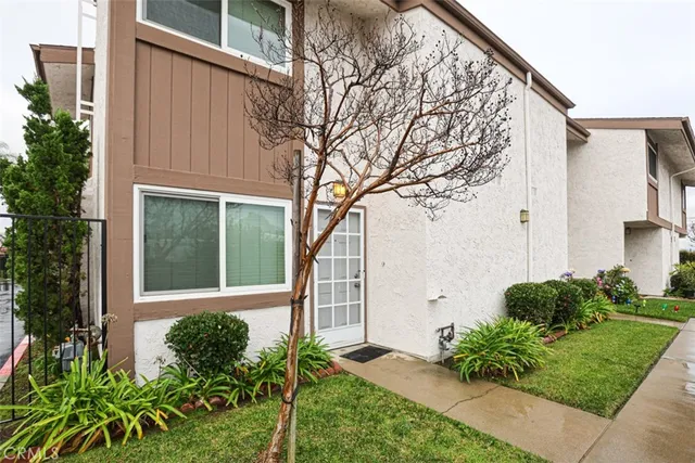 $565,000 | 1043 East Huntington Drive, Unit F, Monrovia, CA 91016