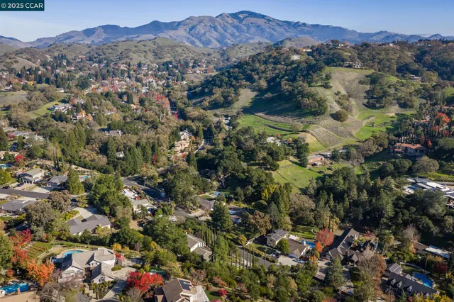 $2,398,800 | 320 Miranda Lane, Alamo, CA 94507