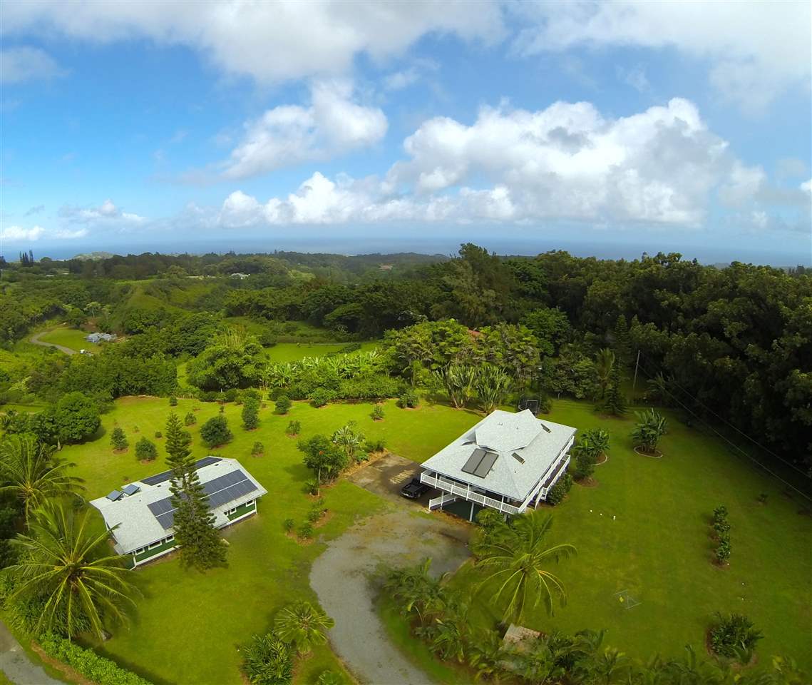 890 East Kuiaha Road Haiku, HI 96708 - Photo 4 of 30 a view of a lake in middle of the town