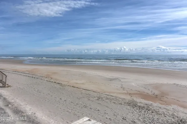 $614,900 | 221 Lazy Day Drive, Surf City, NC 28445