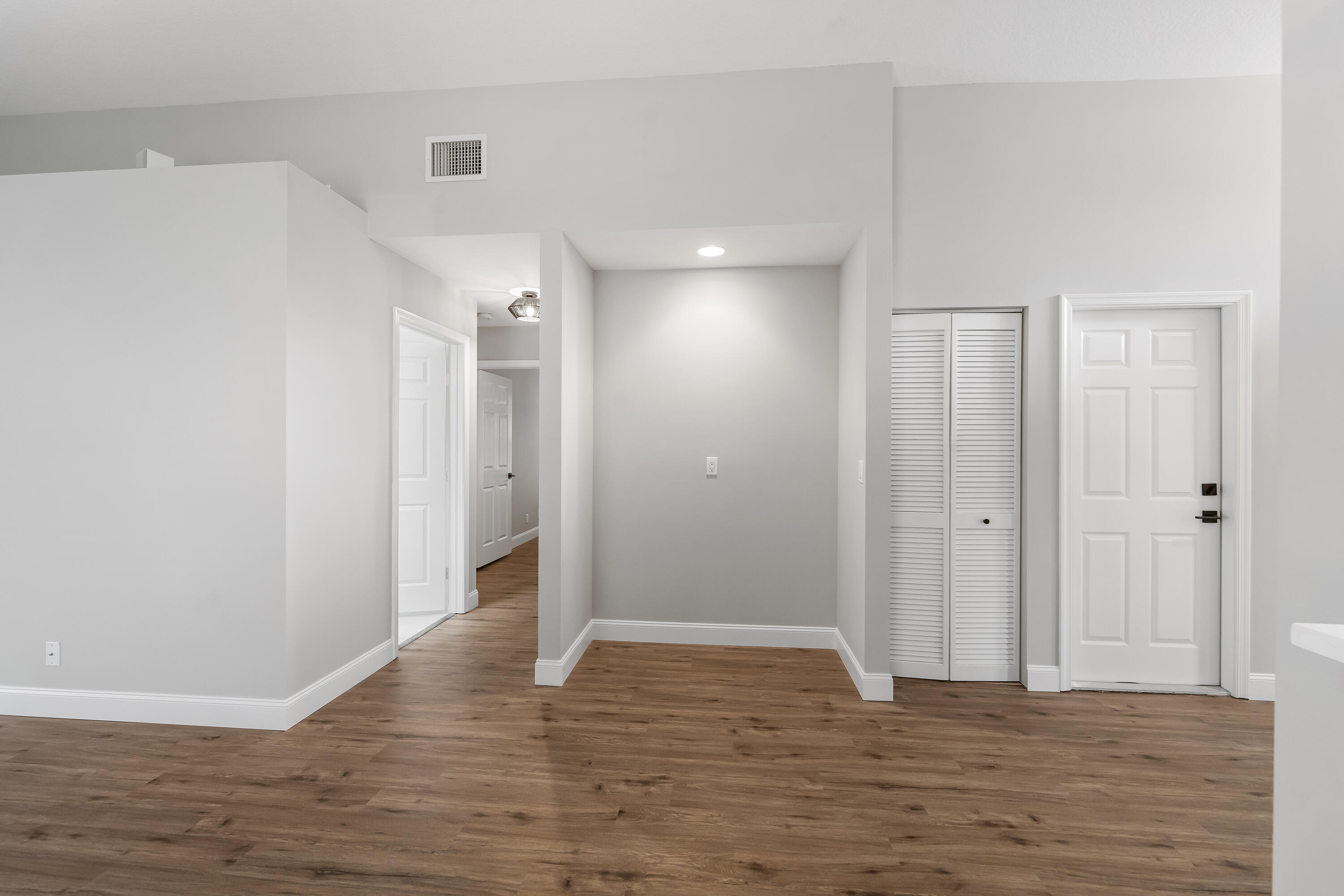 5144 Elpine Way Riviera Beach, FL 33418 - Photo 18 of 39 Hall
