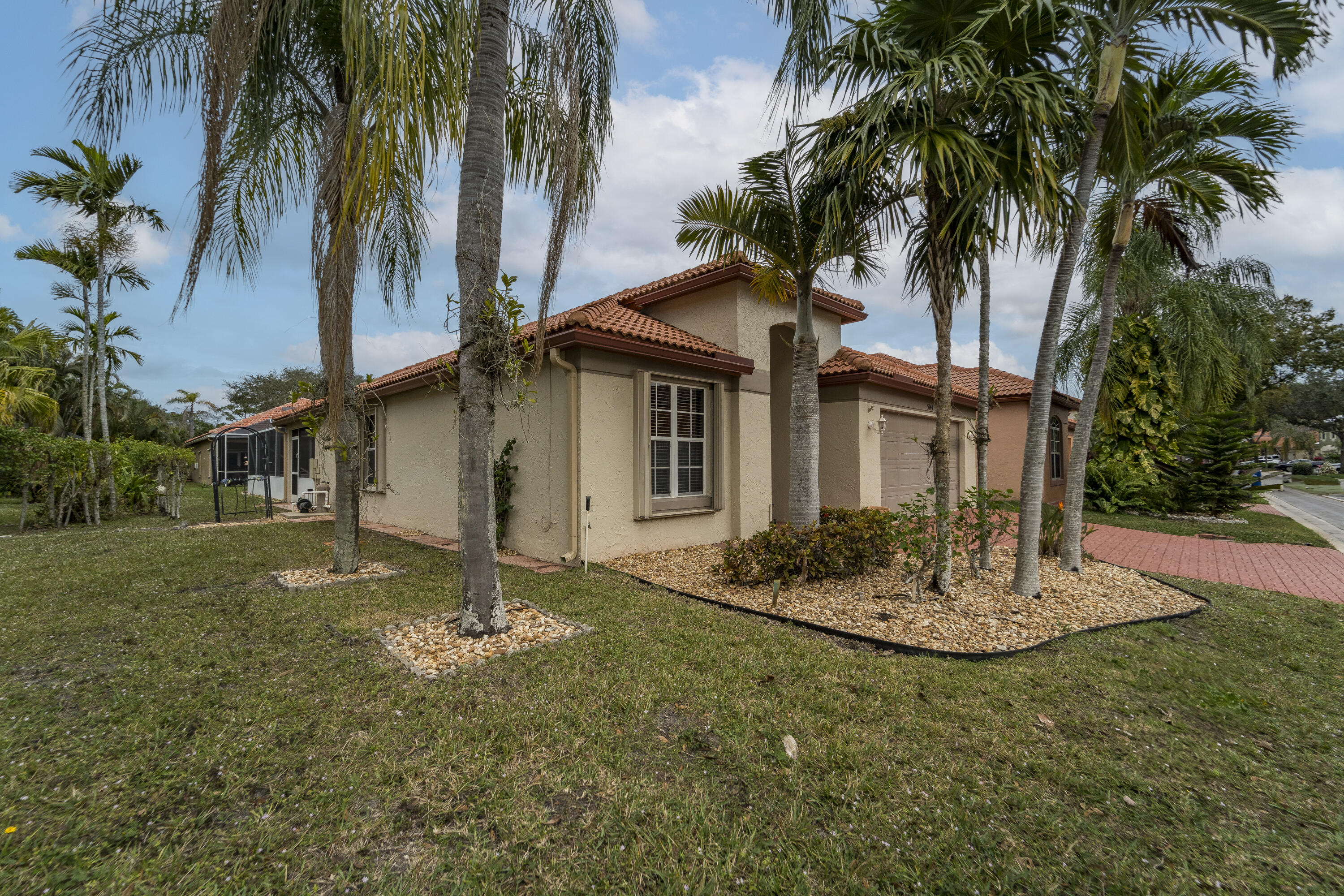 5144 Elpine Way Riviera Beach, FL 33418 - Photo 3 of 39 Side