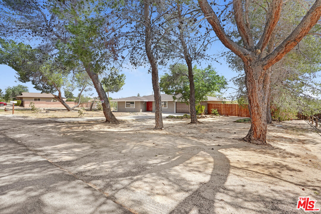 15436 Kasota Road Apple Valley, CA 92307 - Photo 4 of 14