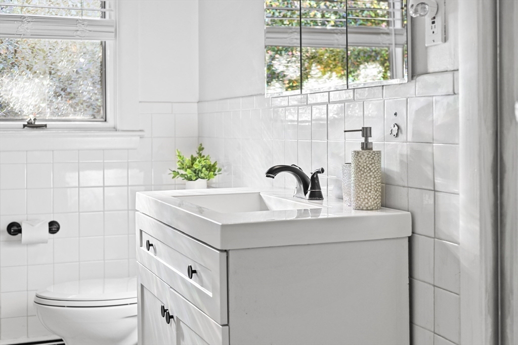 13 Maureen Road Framingham, MA 01701 - Photo 20 of 21 Gallery Image 20