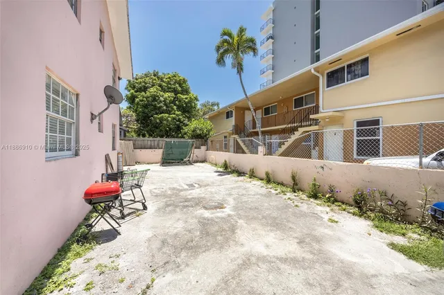 $1,564,000 | 212 Northwest 7th Avenue, Miami, FL 33128