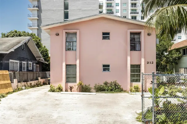 $1,564,000 | 212 Northwest 7th Avenue, Miami, FL 33128