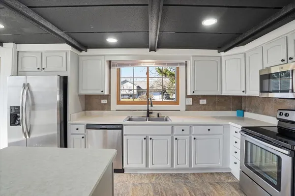 $264,999 | 422 Pembroke Road Southwest, Poplar Grove, IL 61065