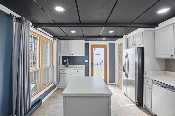 $264,999 | 422 Pembroke Road Southwest, Poplar Grove, IL 61065