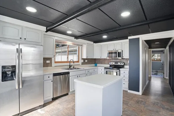 $264,999 | 422 Pembroke Road Southwest, Poplar Grove, IL 61065