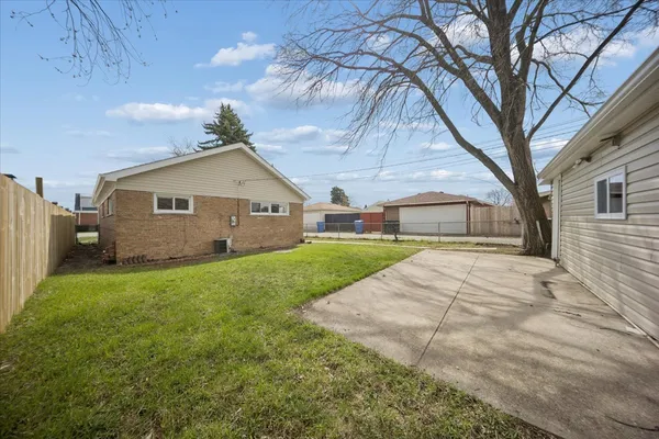 $2,400 | 7732 South Springfield Avenue, Chicago, IL 60652