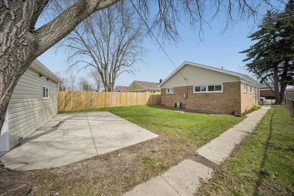 $2,400 | 7732 South Springfield Avenue, Chicago, IL 60652