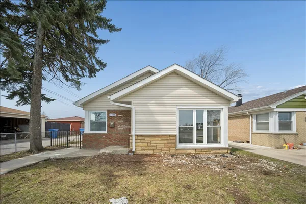 $2,400 | 7732 South Springfield Avenue, Chicago, IL 60652