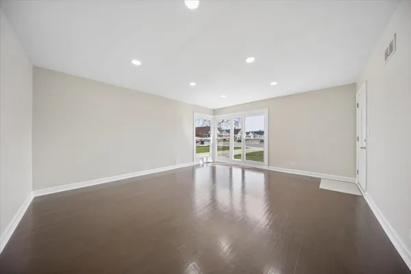 $2,400 | 7732 South Springfield Avenue, Chicago, IL 60652