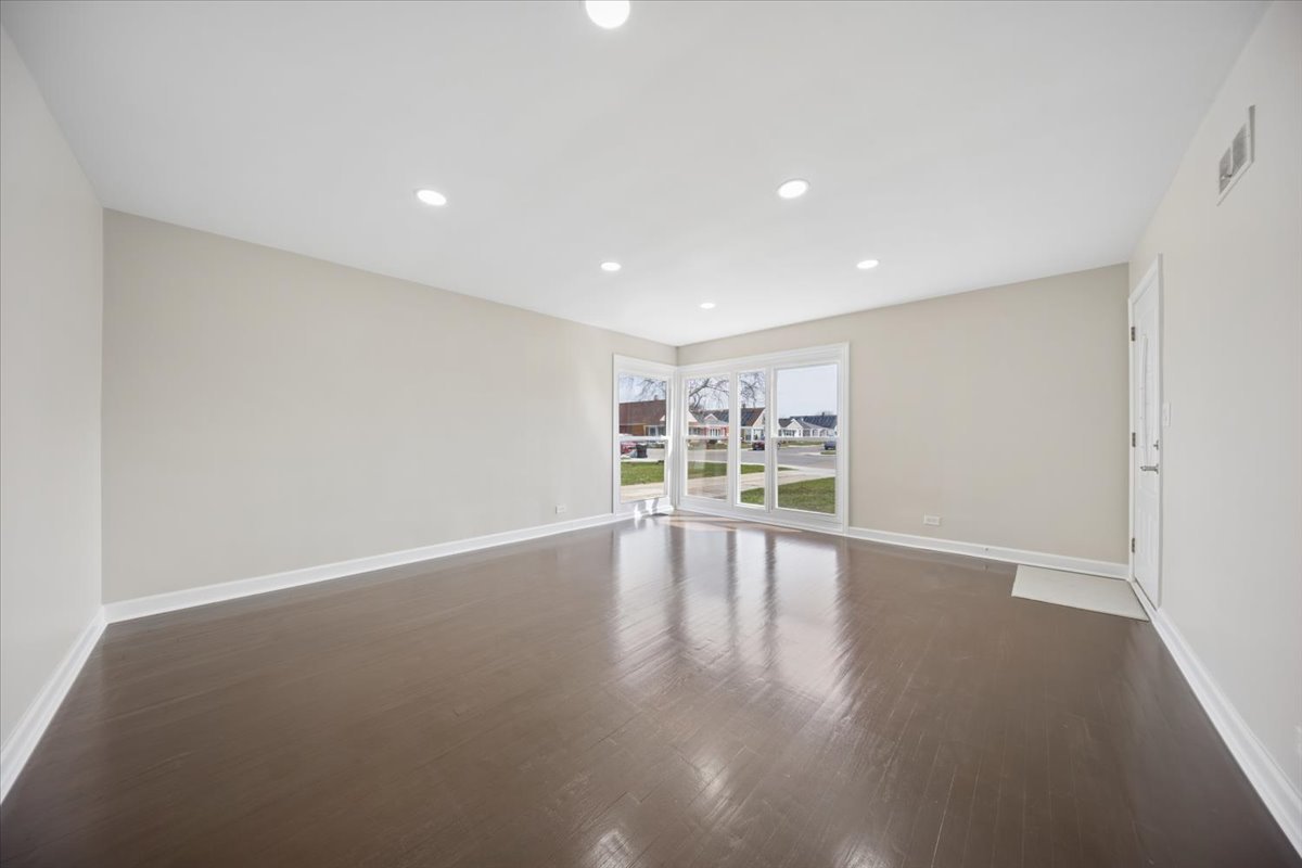 7732 South Springfield Avenue Chicago, IL 60652 - Photo 4 of 18